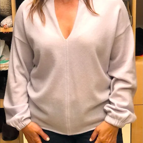 Club Monaco 100% Cashmere Sweater - Picture 4 of 6